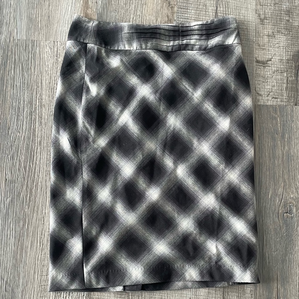 Skirt - Picture 1 of 3
